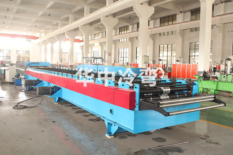 ROOF PANEL ROLL FORMING MACHINE WITH HYDRAULIC CUTTING