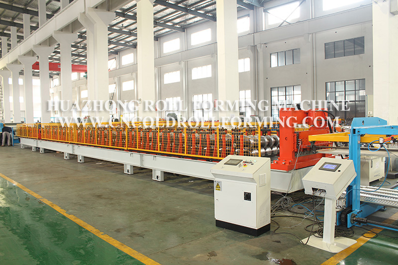 DECKING PLATE FORMING MACHINE